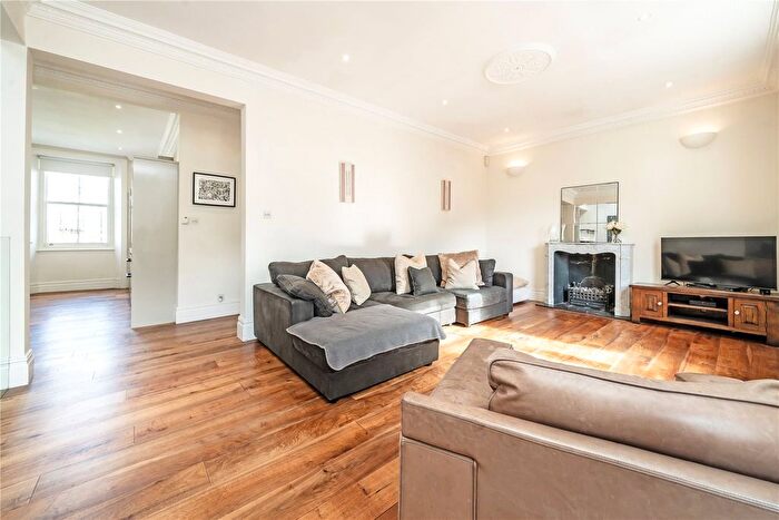 3 Bedroom Flat To Rent In Linden Gardens, London, W2