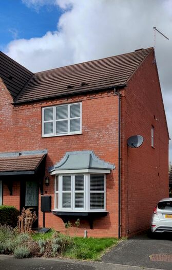 3 Bedroom Semi-Detached House To Rent In Hopkins Way, Wellesbourne, Warks, CV35
