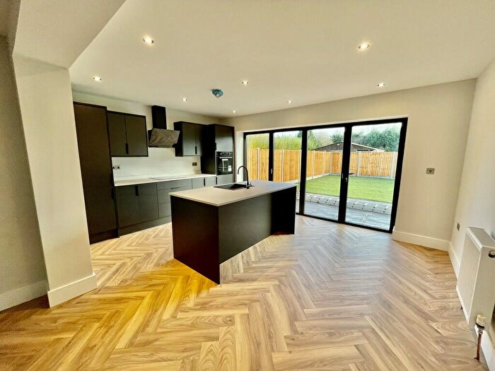 4 Bedroom Detached House For Sale In Broad Lane, Moulton, PE12