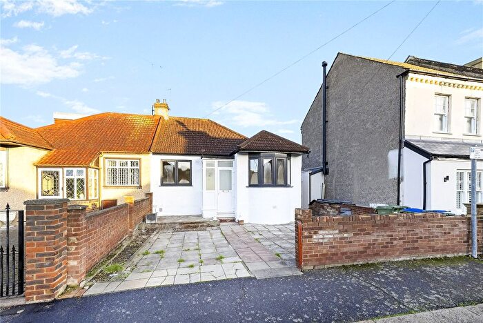 3 Bedroom Bungalow To Rent In Sydney Road, London, SE2