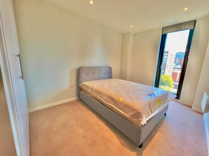 3 Bedroom Flat To Rent In The Stile, Aspin Lane, Manchester, M4