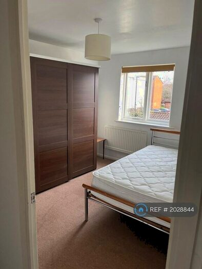 2 Bedroom Flat To Rent In John Silkin Lane, London, SE8