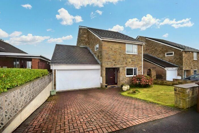 4 Bedroom Detached House For Sale In New Row, Kirkhamgate, Wakefield, West Yorkshire, WF2