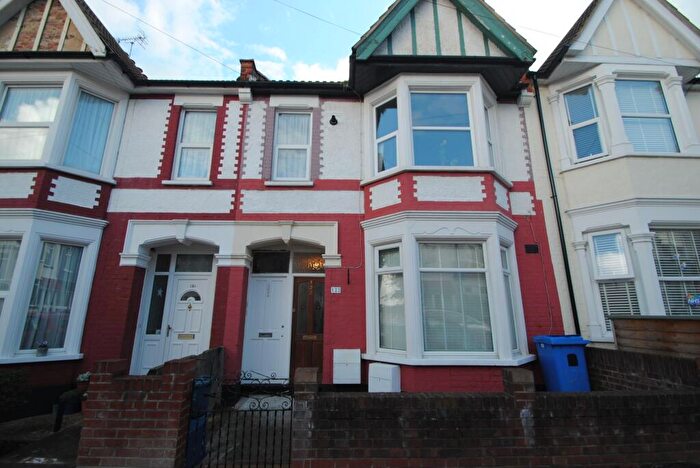 1 Bedroom Flat To Rent In Brightwell Avenue, Westcliff-on-Sea, SS0