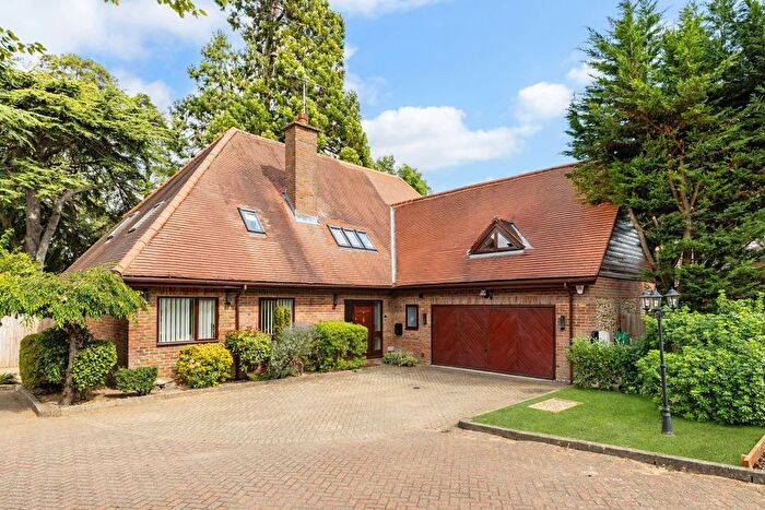 5 Bedroom Detached House For Sale In King Harry Lane, St. Albans, AL3