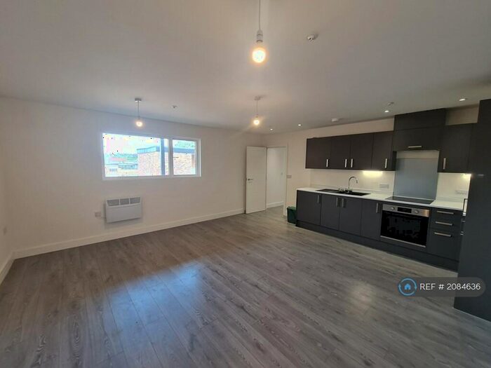 1 Bedroom Flat To Rent In Vivian Court, Hemel Hempstead, HP1