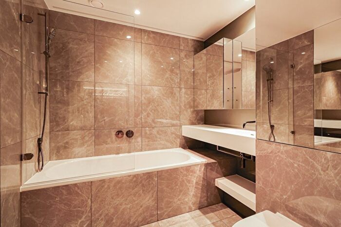 1 Bedroom Flat To Rent In White City Living, Reflection Apartments, Cascade Way, White City, W12