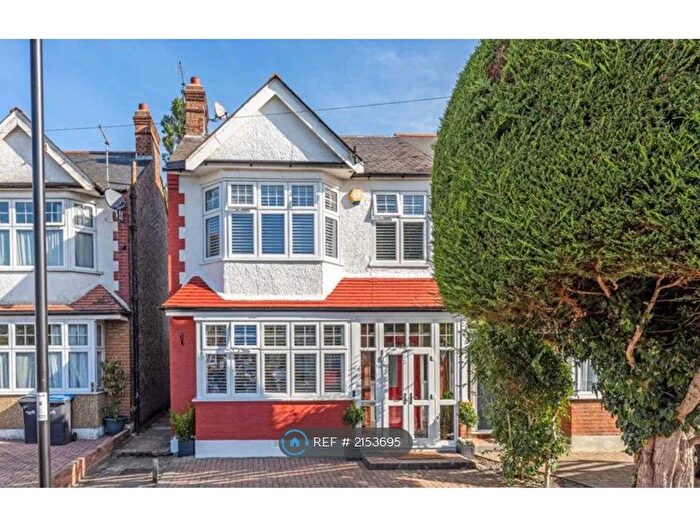 4 Bedroom Terraced House To Rent In Chase Side Avenue, Enfield, EN2