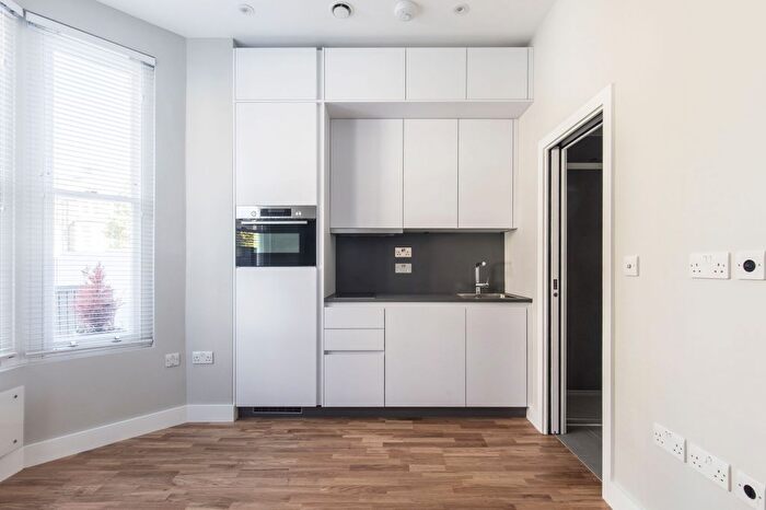 Studio To Rent In Croxley Road, London, W9