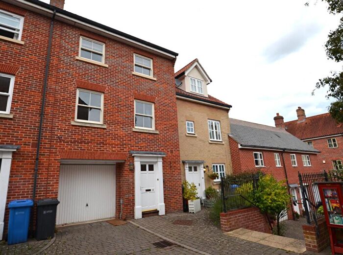 4 Bedroom Town House To Rent In Kilderkin Way, Norwich, NR1