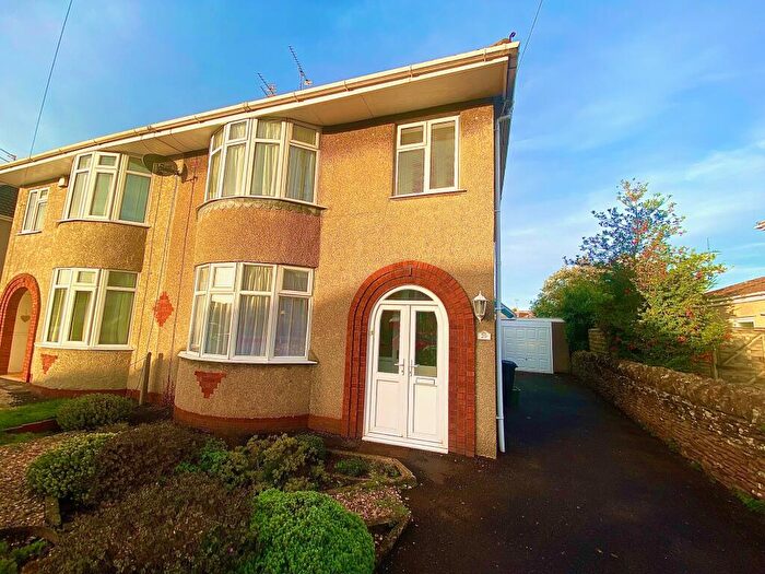 3 Bedroom Semi-Detached House To Rent In Quakers Road, Downend, BS16