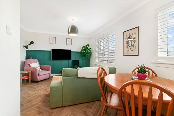 2 Bedroom Flat For Sale In Kierhill Road, Cumbernauld, Glasgow, North Lanarkshire, G68