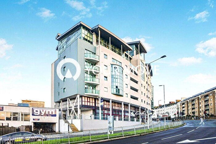 1 Bedroom Flat To Rent In The Crescent, Plymouth, Devon, PL1