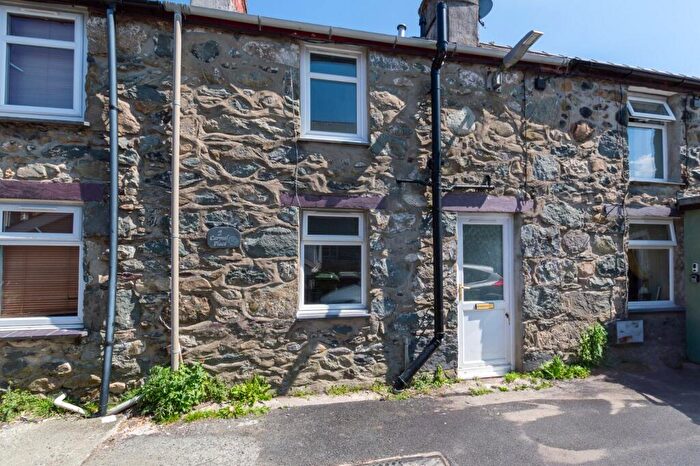 1 Bedroom Terraced House For Sale In Carmel Place, Llanllechid, Gwynedd, LL57