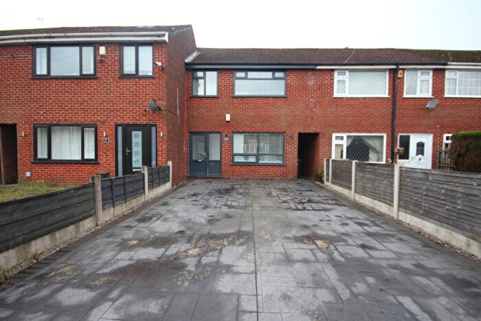 3 Bedroom Town House To Rent In Lower House Walk, Bromley Cross, Bolton, Lancs, ., BL7