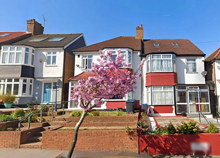 1 Bedroom Flat To Rent In Flat, Norton Gardens London, SW16