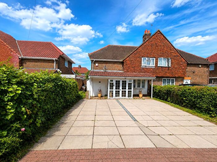 5 Bedroom Semi-Detached House For Sale In Hunters Grove, Hayes, Greater London, UB3