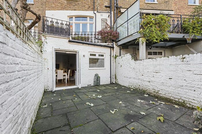 1 Bedroom Flat For Sale In Rostrevor Road, London, SW6