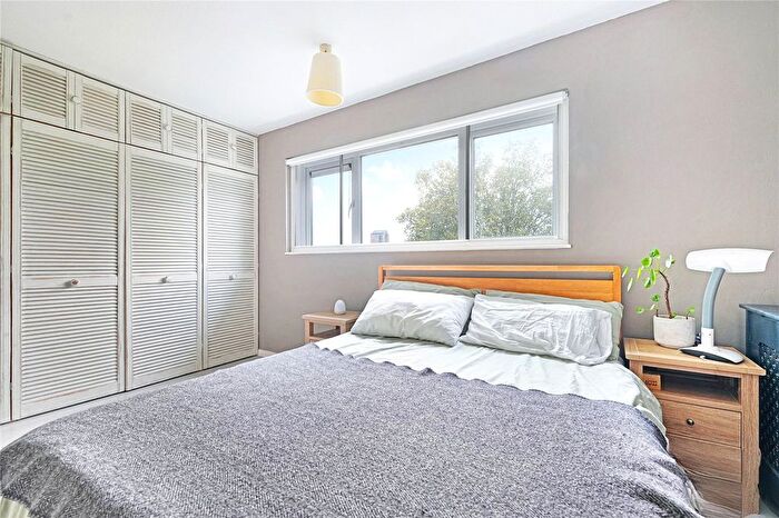 2 Bedroom Flat To Rent In Avon Road, Walthamstow, London, E17