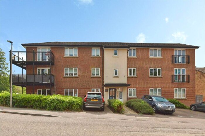 2 Bedroom Flat For Sale In Hutton Avenue, Oldbrook, Milton Keynes, Buckinghamshire, MK6