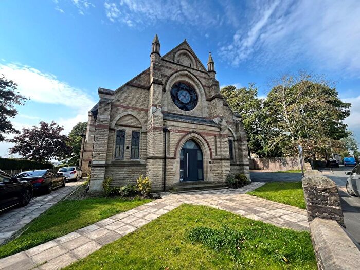 2 Bedroom Flat To Rent In Rochdale Road, Ramsbottom, Bury, BL0