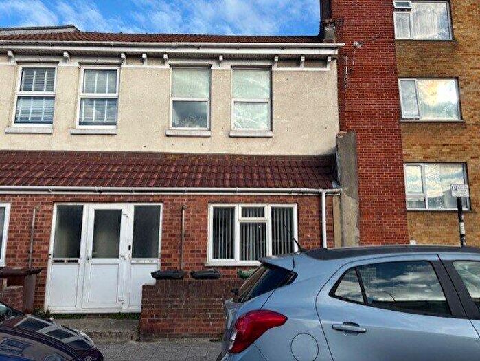 2 Bedroom Apartment To Rent In Fawcett Road, Southsea, Hampshire, PO4