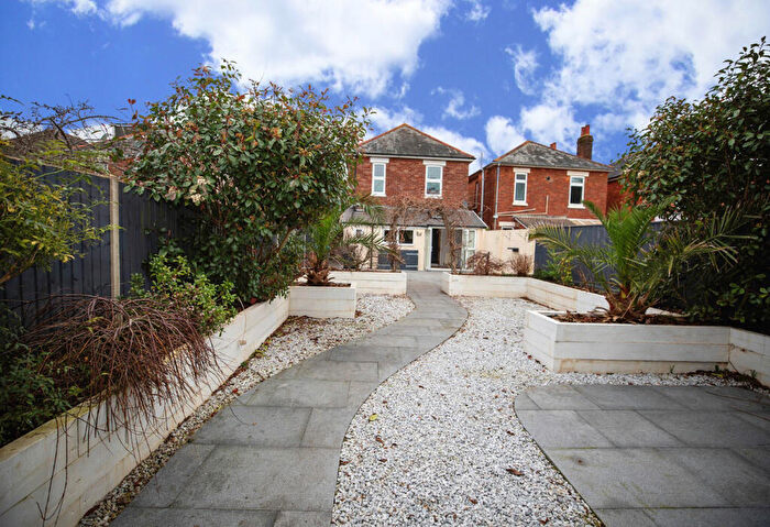 3 Bedroom Detached House For Sale In Queen Mary Avenue, Bournemouth, Dorset, BH9