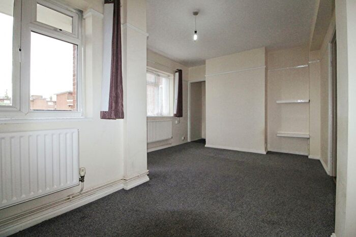 1 Bedroom Flat To Rent In Gauntlett Court, Harrow Road, Sudbury, HA0