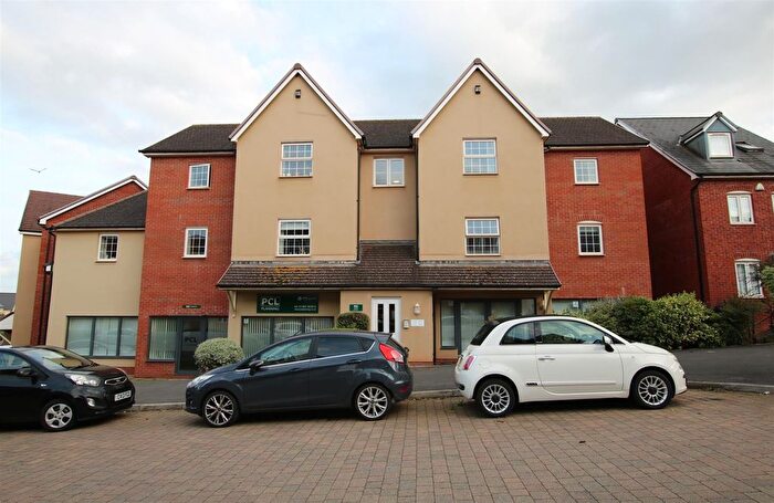 2 Bedroom Flat To Rent In Old Park Avenue, Exeter, EX1