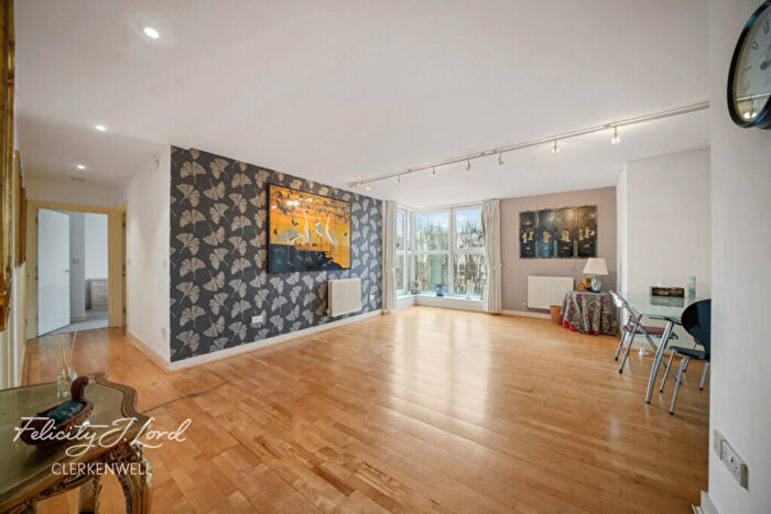 2 Bedroom Apartment For Sale In Seward Street, London, EC1V