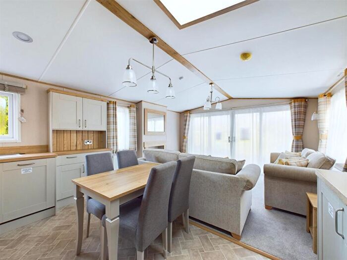 2 Bedroom Chalet For Sale In Woodthorpe Leisure Park, Woodthorpe, Alford, LN13