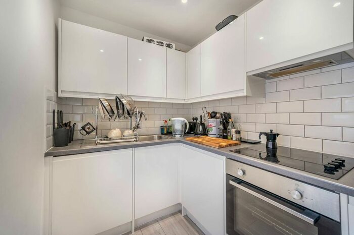 1 Bedroom Flat To Rent In Chapter Road, Willesden, London, NW2