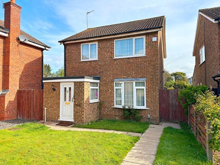 3 Bedroom Detached House For Sale In Maplefield, Park Street, St. Albans, AL2