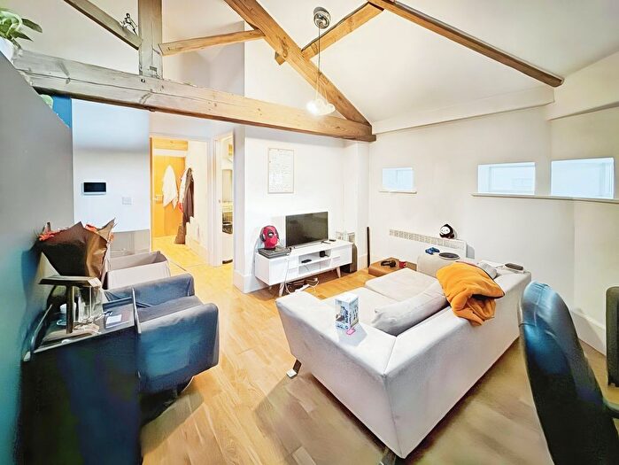 1 Bedroom Flat To Rent In Thornton Chambers, The Headrow, Leeds, West Yorkshire, LS1