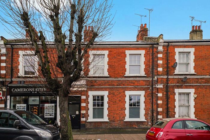 3 Bedroom Flat To Rent In Salusbury Road, London, NW6