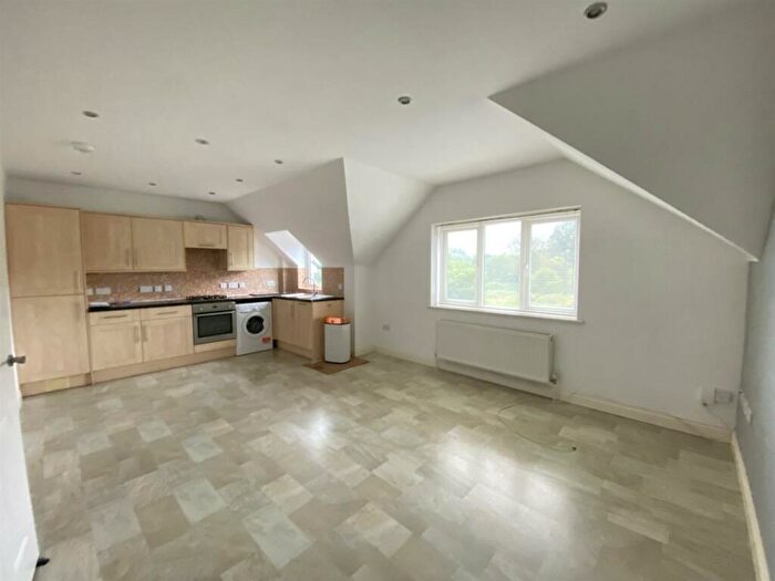 2 Bedroom Apartment To Rent In Lower Way, Thatcham, RG19