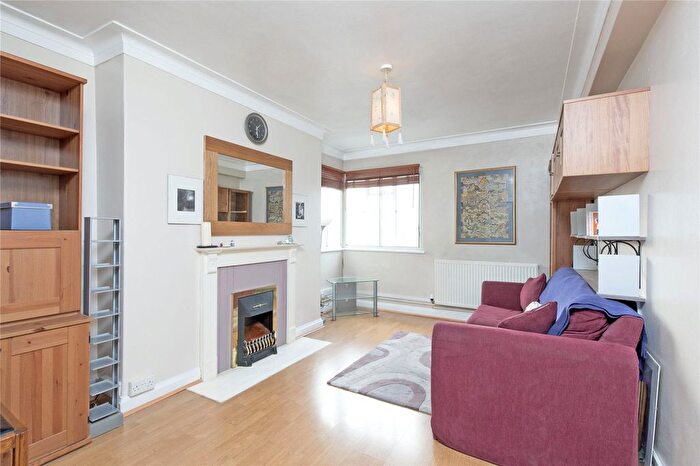 1 Bedroom Property To Rent In Fairfield Court, Fairfield Street, Wandsworth, SW18