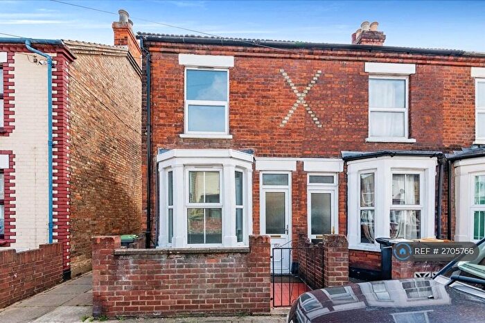 2 Bedroom Terraced House To Rent In Fenlake Road, Bedford, MK42