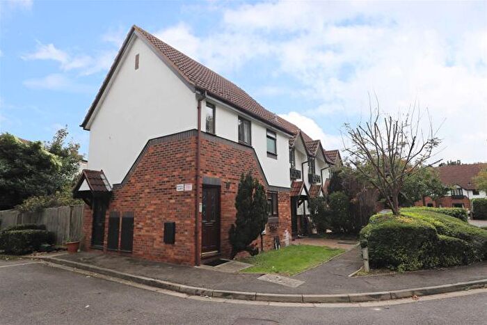 2 Bedroom Flat To Rent In Osprey Close, West Drayton, UB7