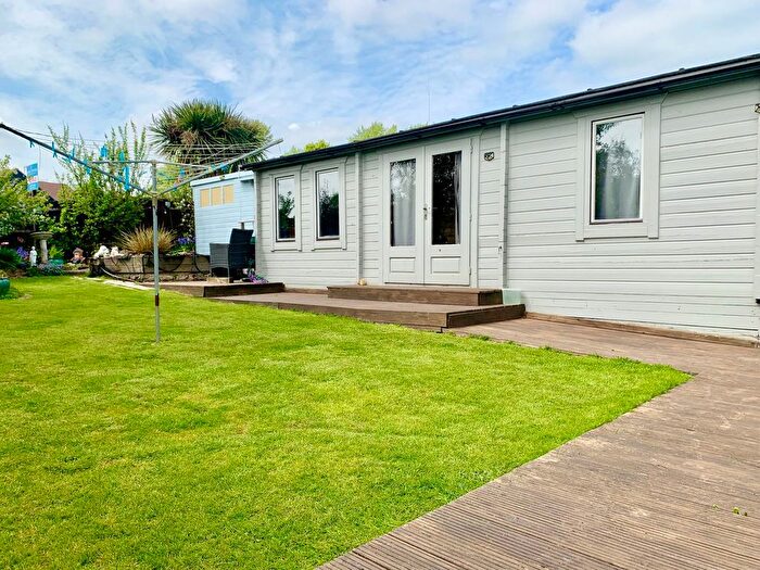 2 Bedroom Detached Bungalow For Sale In York Road, Bexhill-On-Sea, TN40