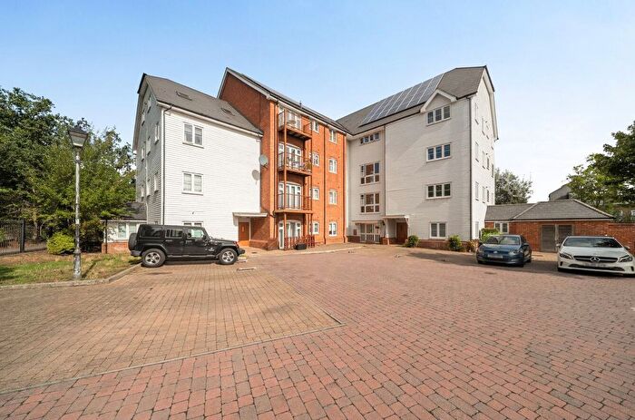 2 Bedroom Flat For Sale In Archery Lane, Bromley, London, BR2