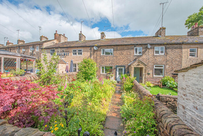 Terraced House For Sale In Main Street, Cononley, North Yorkshire, BD20