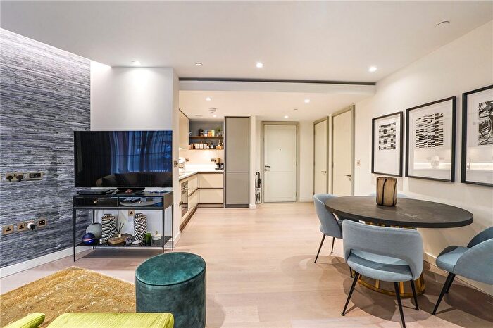2 Bedroom Flat For Sale In Newcastle Place, London, W2