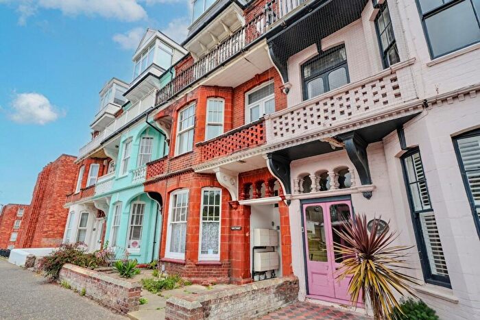 1 Bedroom Flat For Sale In Beach Road, Cromer, NR27