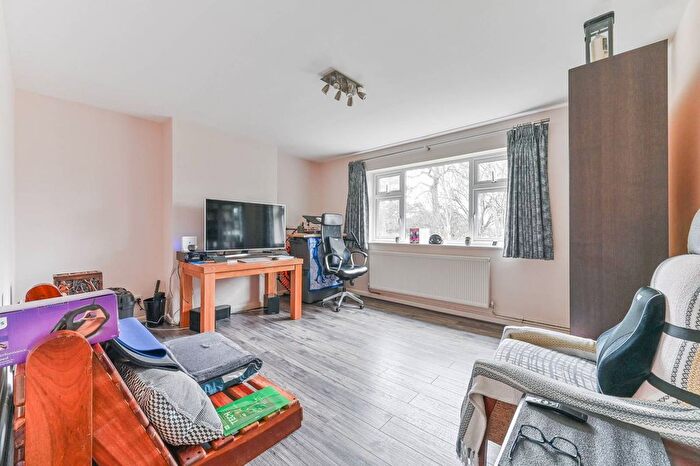 2 Bedroom Flat For Sale In St. Augustine's Avenue, South Croydon, CR2