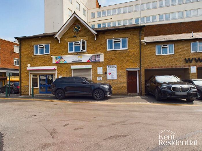 1 Bedroom Flat To Rent In Medway Street, Maidstone, ME14
