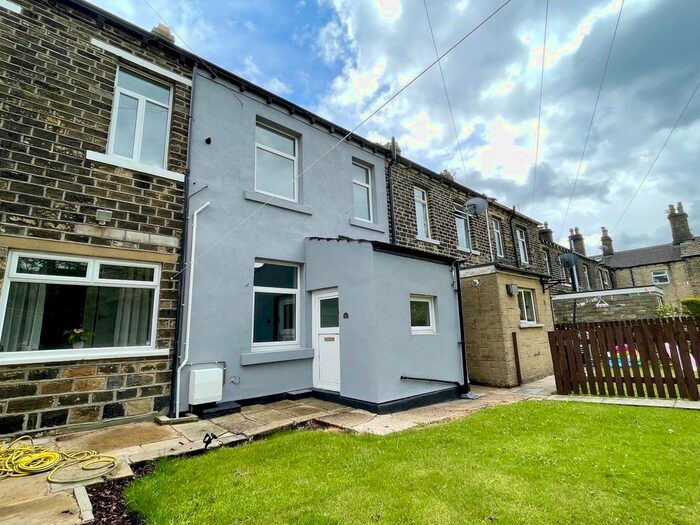 1 Bedroom Terraced House To Rent In Thorncliffe Street, Huddersfield, West Yorkshire, Uk, HD3