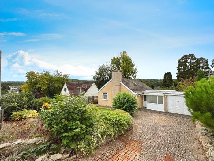 3 Bedroom Detached Bungalow For Sale In Stanthill Drive, Dursley, GL11