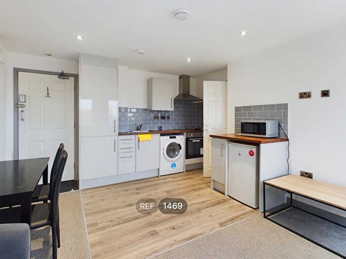 1 Bedroom Flat To Rent In Tivoli House, South Street, HU1