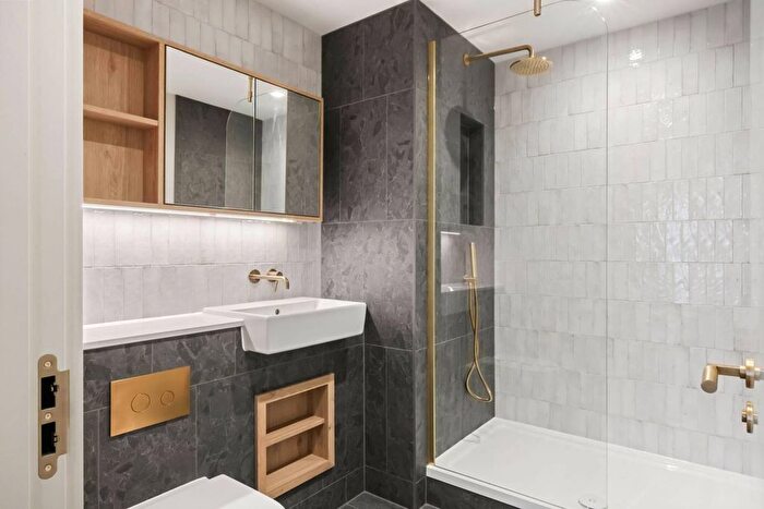 2 Bedroom Flat To Rent In The Draper, Colindale, London, NW9